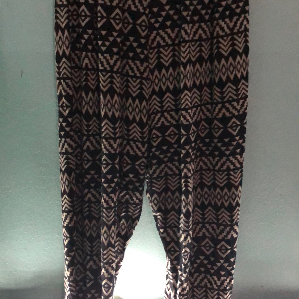 Sleeveless jumpsuit - Picture 2 of 2